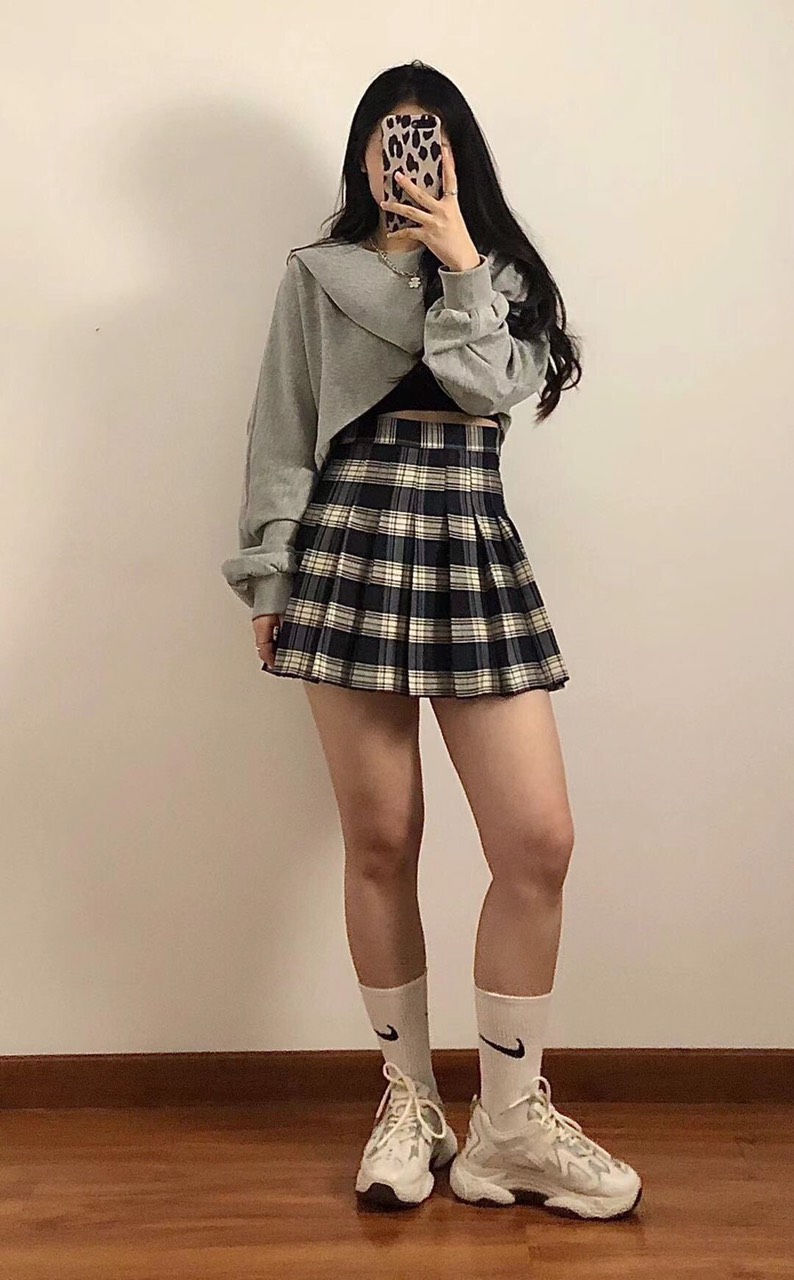 Set váy caro + set áo 2 món croptop đắp chéo