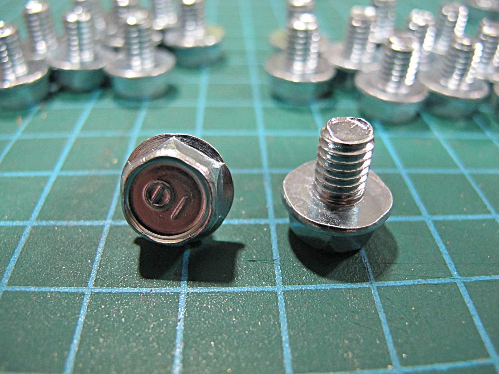 20 con bulon long đền m6 x 8mm răng thuận
