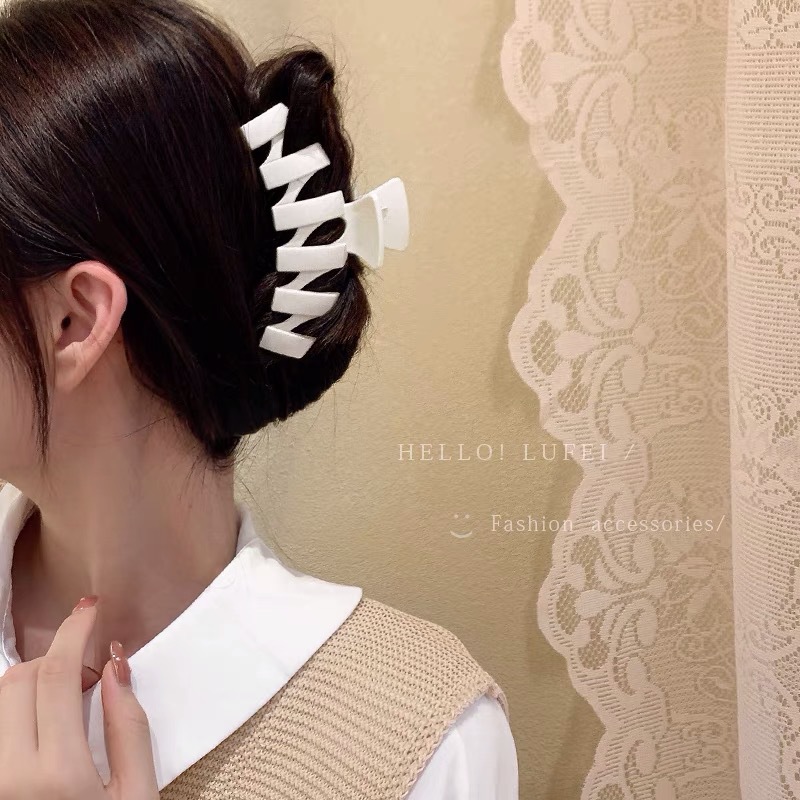 Kẹp tóc càng cua xương cá phong cách hàn quốc 2021