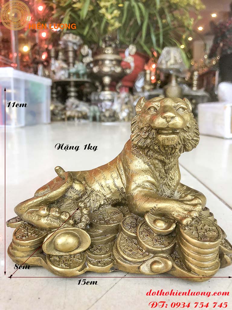 Tượng hổ bằng đồng nằm bệ vàng tài lộc 2 cỡ – tượng hổ phong thủy