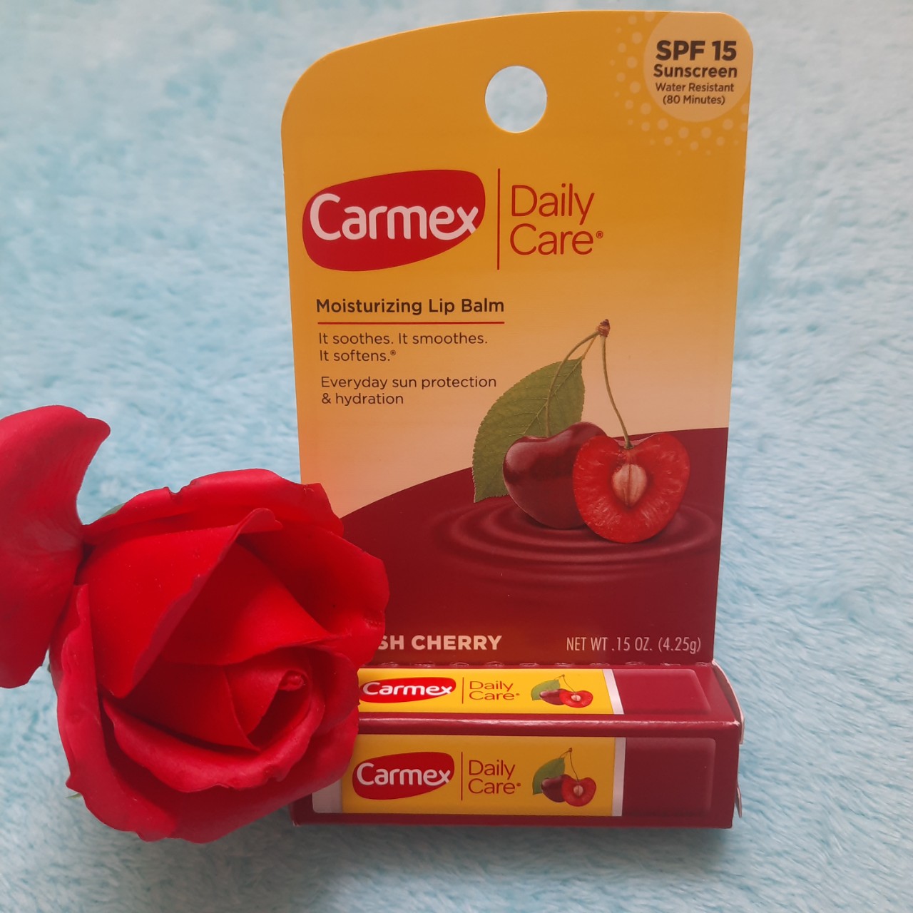 Son dưỡng môi carmex daily care fresh cherry