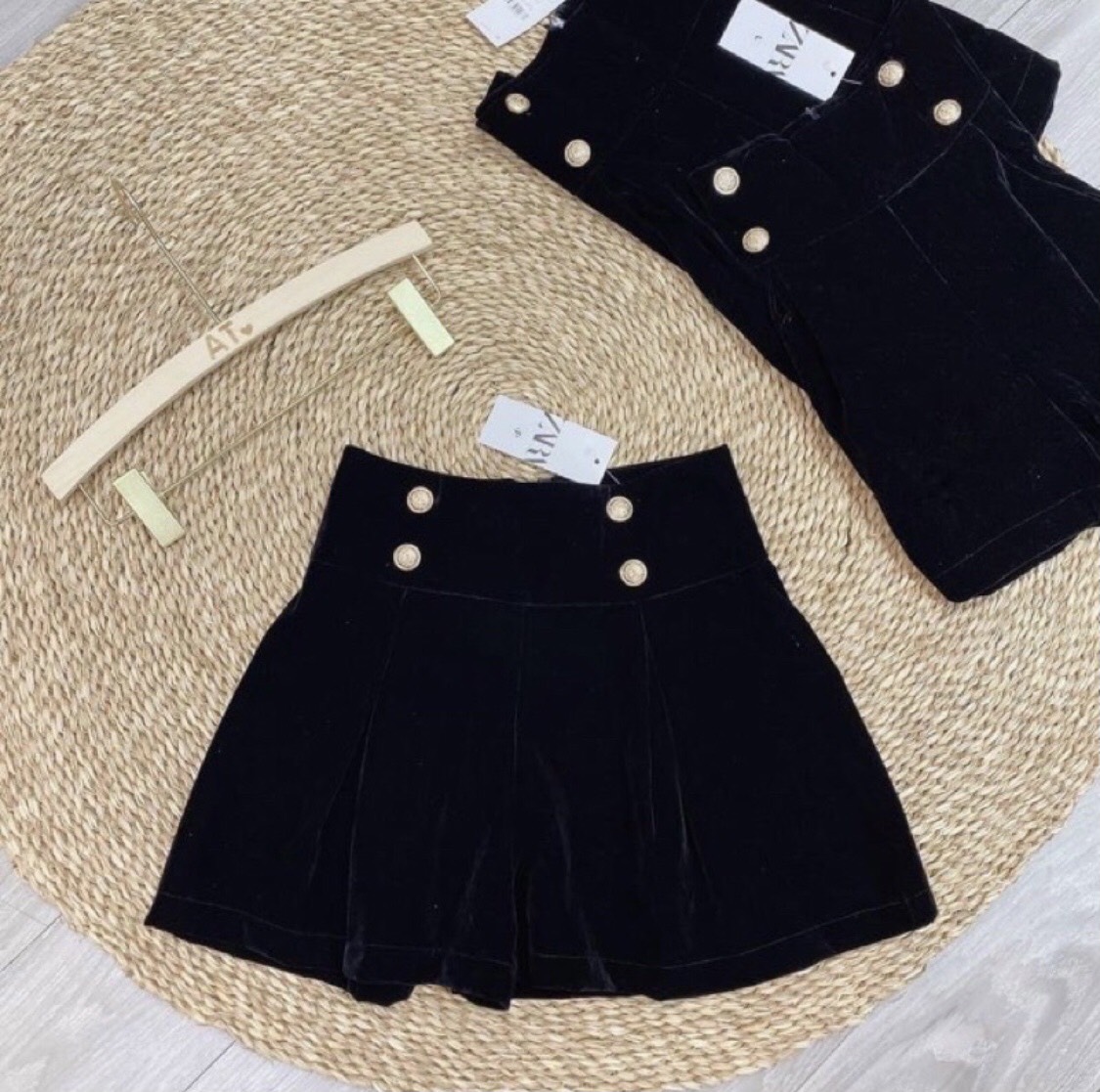 Quần short nữ - quần short nhung phối cúc cạp cao bản to mềm mịn