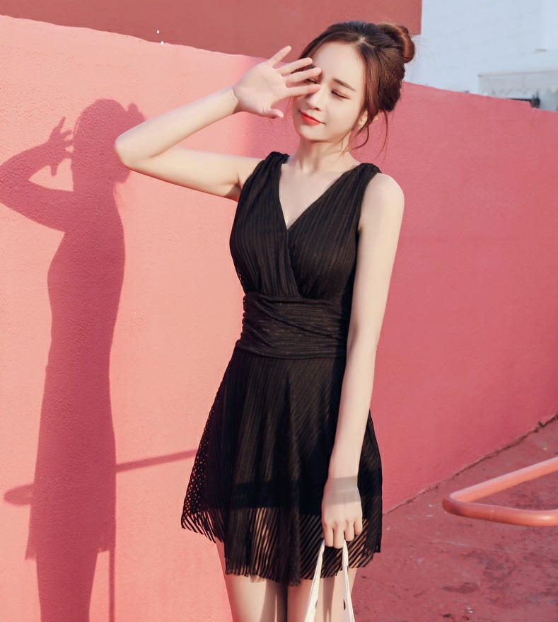 Bộ đồ bơi nữ liền thân phối ren đẹp tôn dáng