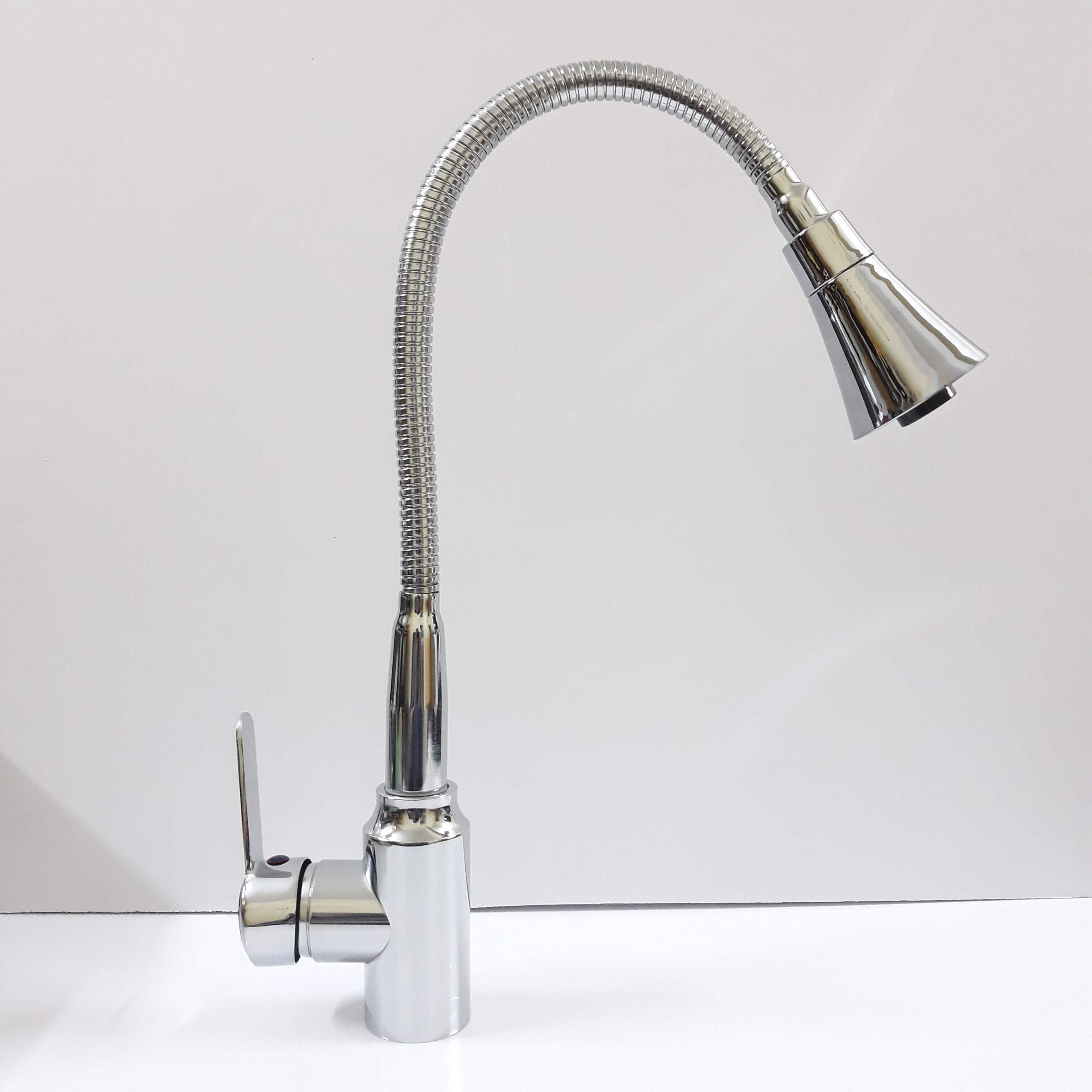 Vòi rửa chén bát nóng lạnh lò xo dẻo inox 304 vòi loe 2 chế độ xả nước màu bạc cổ bi xoay 360 độ cao cấp dùng cho 2 hộc chậu tiện dụng