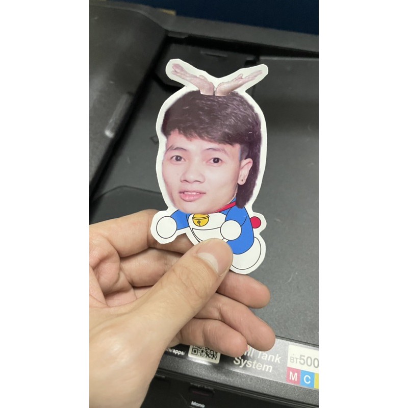 Hình dán sticker khá bảnh chong chóng tre doremon, dán xe, dán laptop