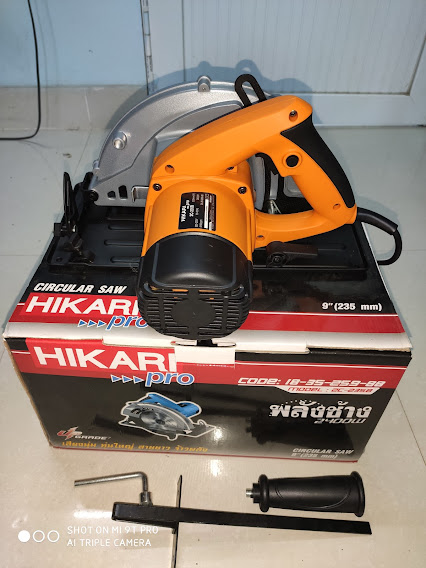 Máy cưa gỗ hikari 2c-235b made in thái lan, đĩa cưa 235mm,dây dồng chịu nhiệt độ, 2400w, có 1 đĩa cưa kèm theo.