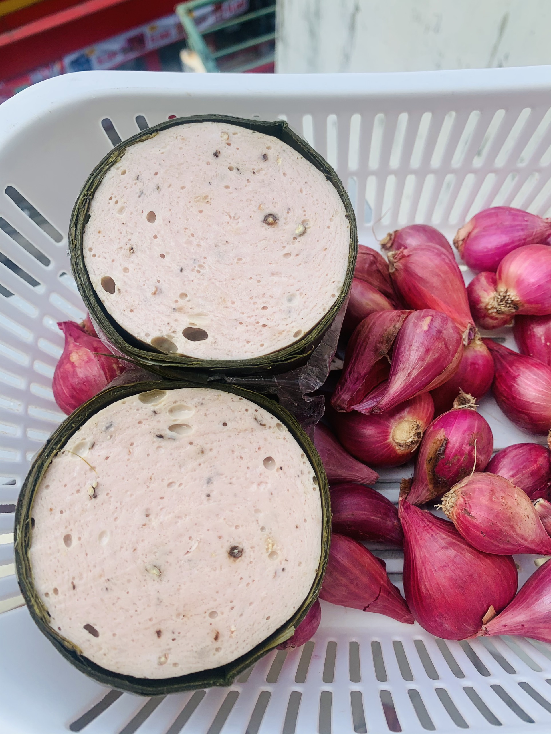 Chả lụa đặc sản bình định đòn 500gr, ko hàn the, thơm ngon chất lượng, ko chất bảo quản, nhà làm sạch sẽ