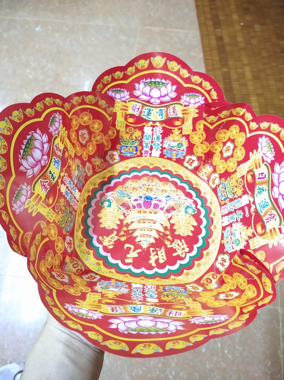 3 cái mâm sen giấy dùng để đựng giấy tiền vàng bạc