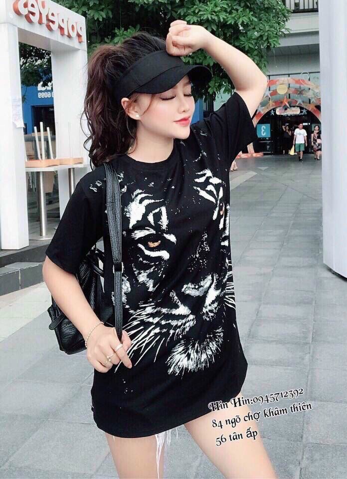 Áo thun nữ vải QC phom rộng tay ngắn khuy cài cực xinh.
