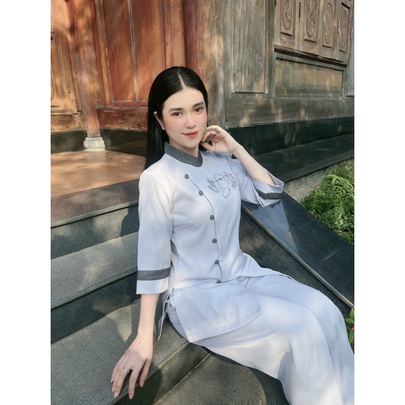 Đồ lam đi lể chùa-- tàu sen