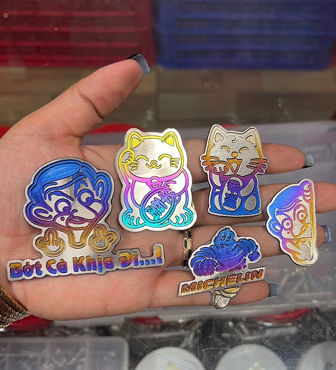 Logo Tem Titan Nhiều Mẫu Trang Trí