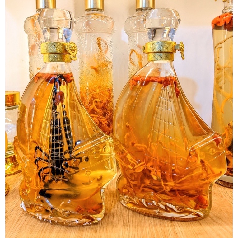 Vỏ chai thủy tinh XO thuyền buồm 500ml