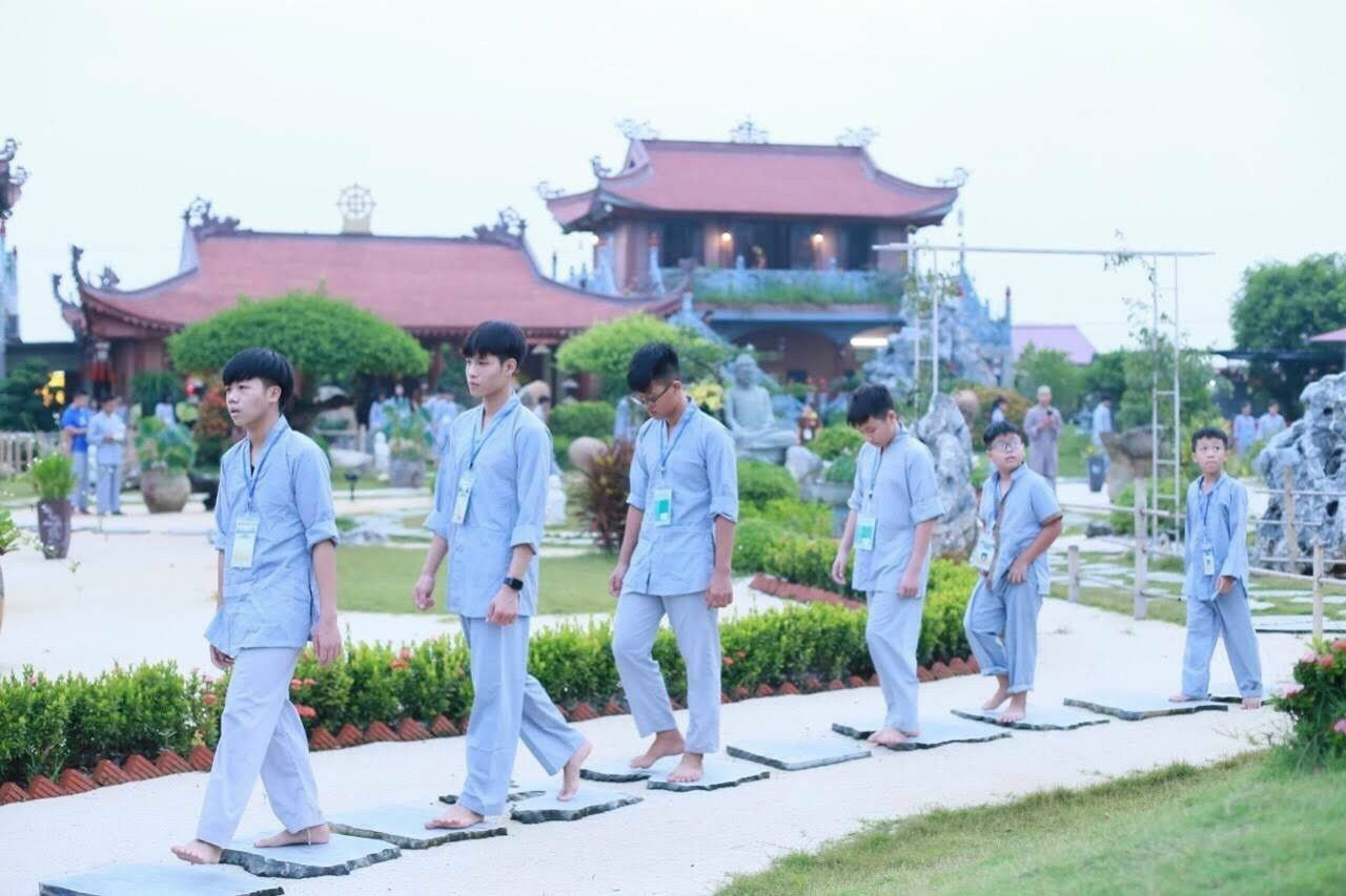 Bộ Phật tử La Hán Nam , Nữ vải Kate