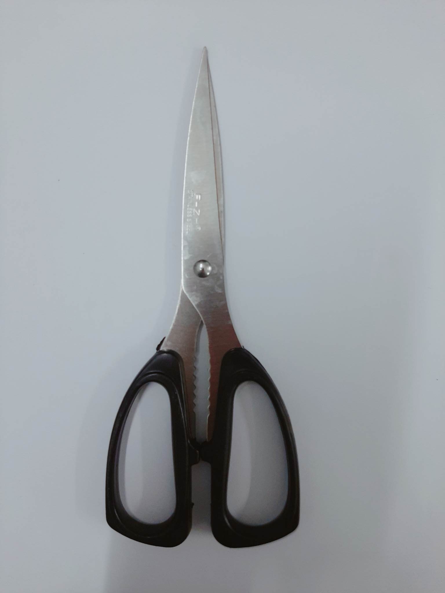 Kéo gia dụng hiệp phát mã 190