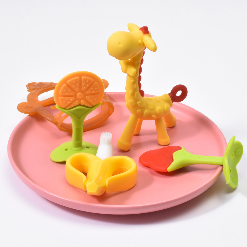 Gặm nướu silicone cho bé giảm ngứa lợi, tập nhai nhiều mẫu ( hươu, quả dâu, cam, chuối và đeo tay) - Dom Dom Kids