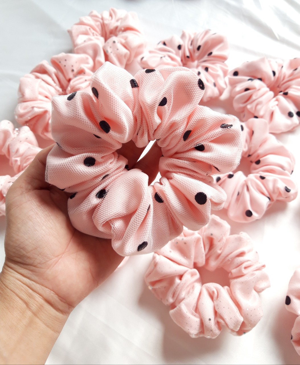 Cột Scrunchies Hồng Đáng yêu