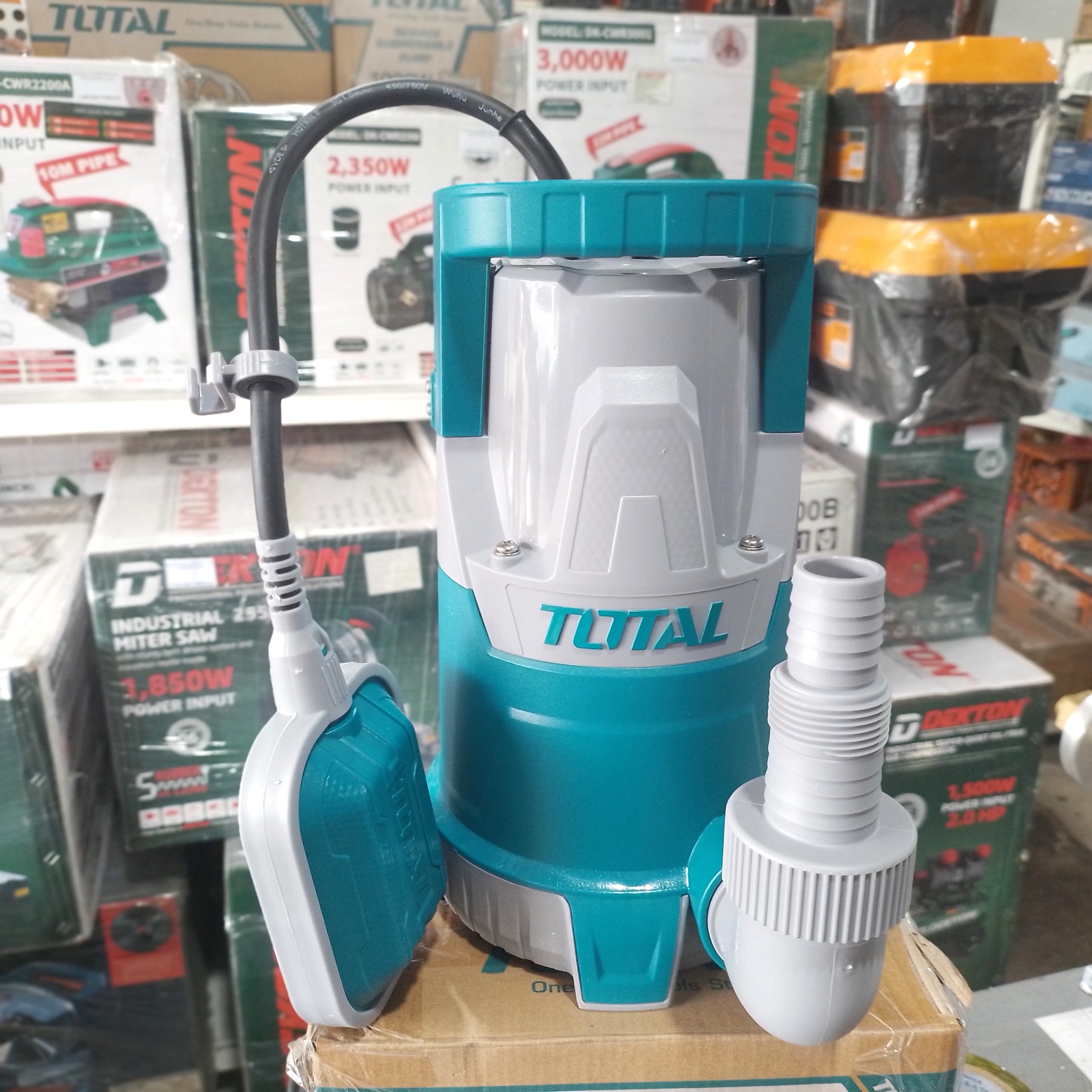 Máy bơm chìm nước sạch 400w điện 220v total - twp64006 cam kết máy chính hãng 100% cty tpc phân phối