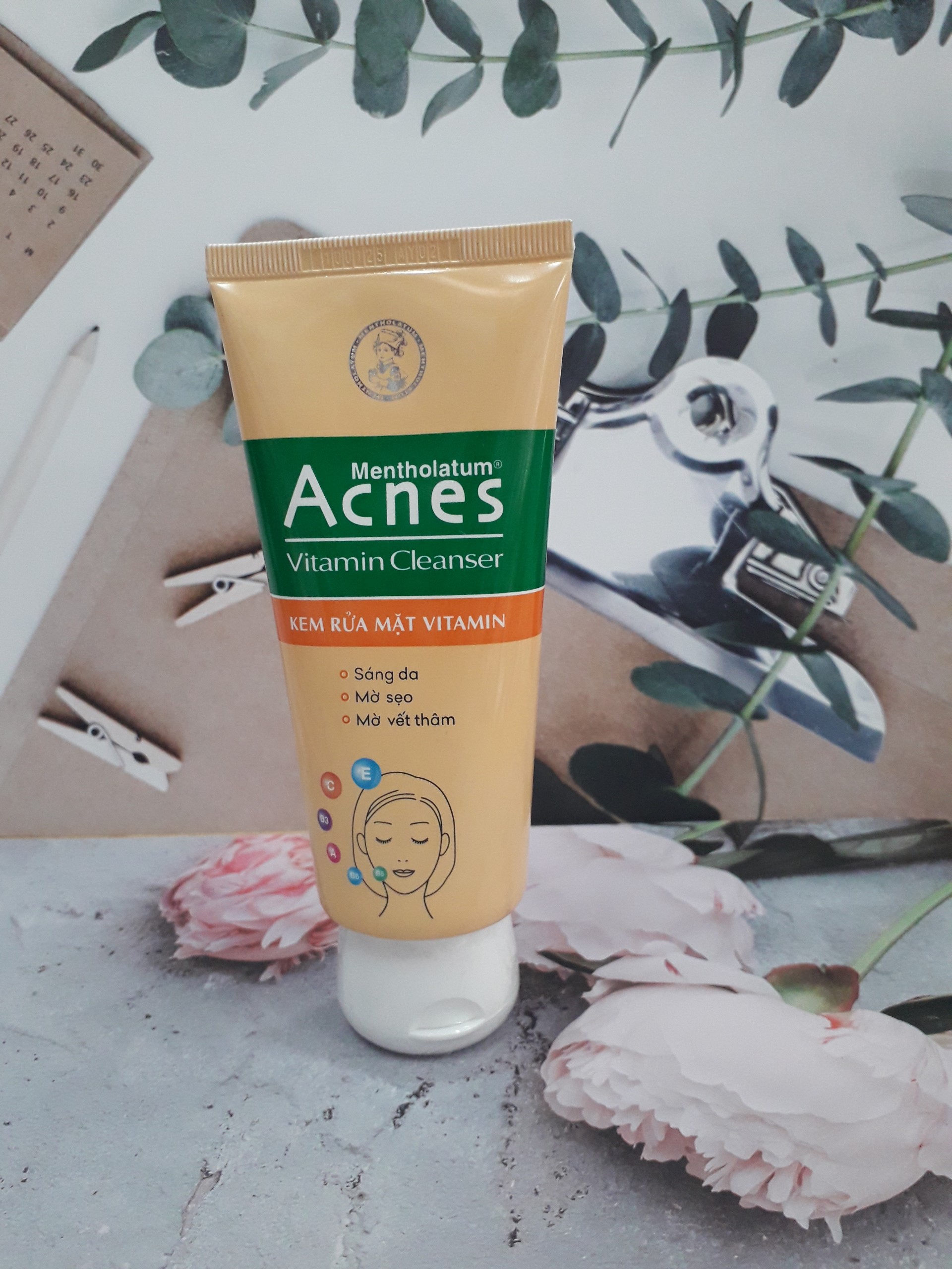 Sữa rửa mặt Acnes ngừa mụn, giảm nhờn