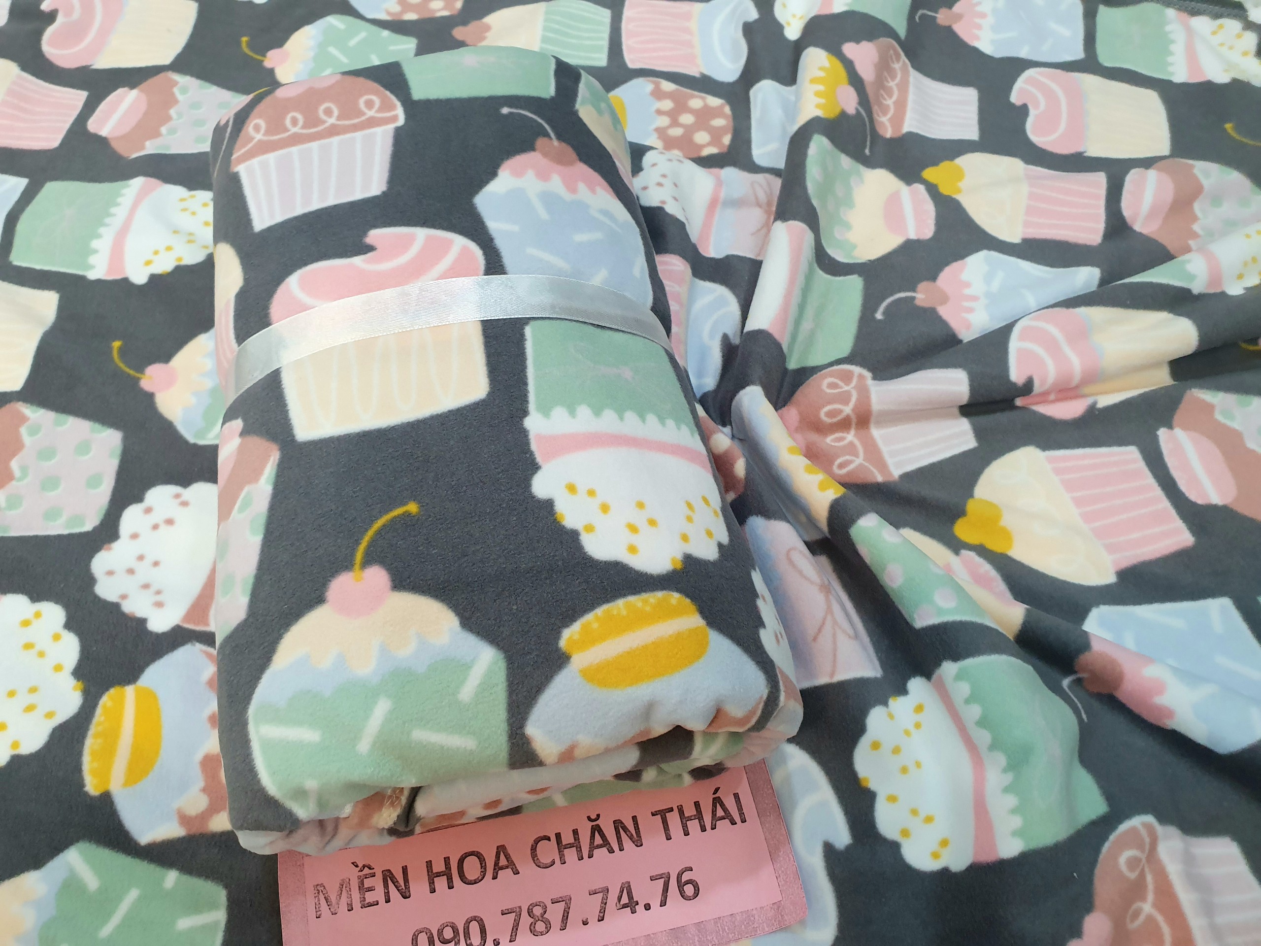 Xã 85k còn 75k.mền nỉ cotton thái bánh sọc văn phòng , đi học
