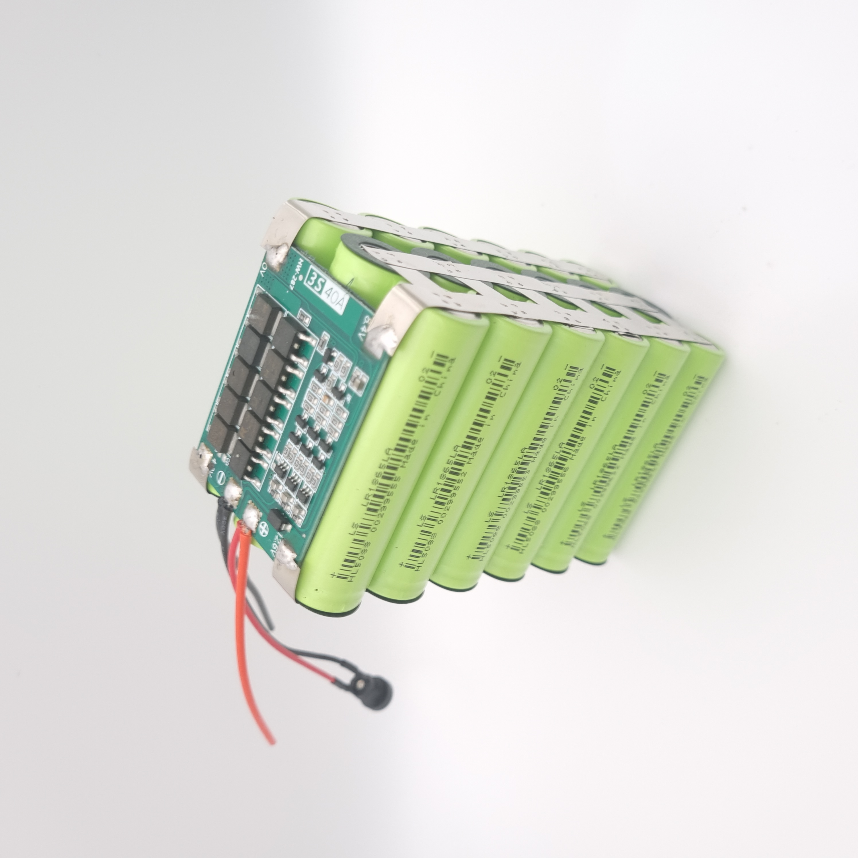 Khối pin 12v lithium 12AH có mạch bảo vệ 3s. sử dụng cell pin lithium 18650 lishen mới dòng xả cao chuẩn dung lượng