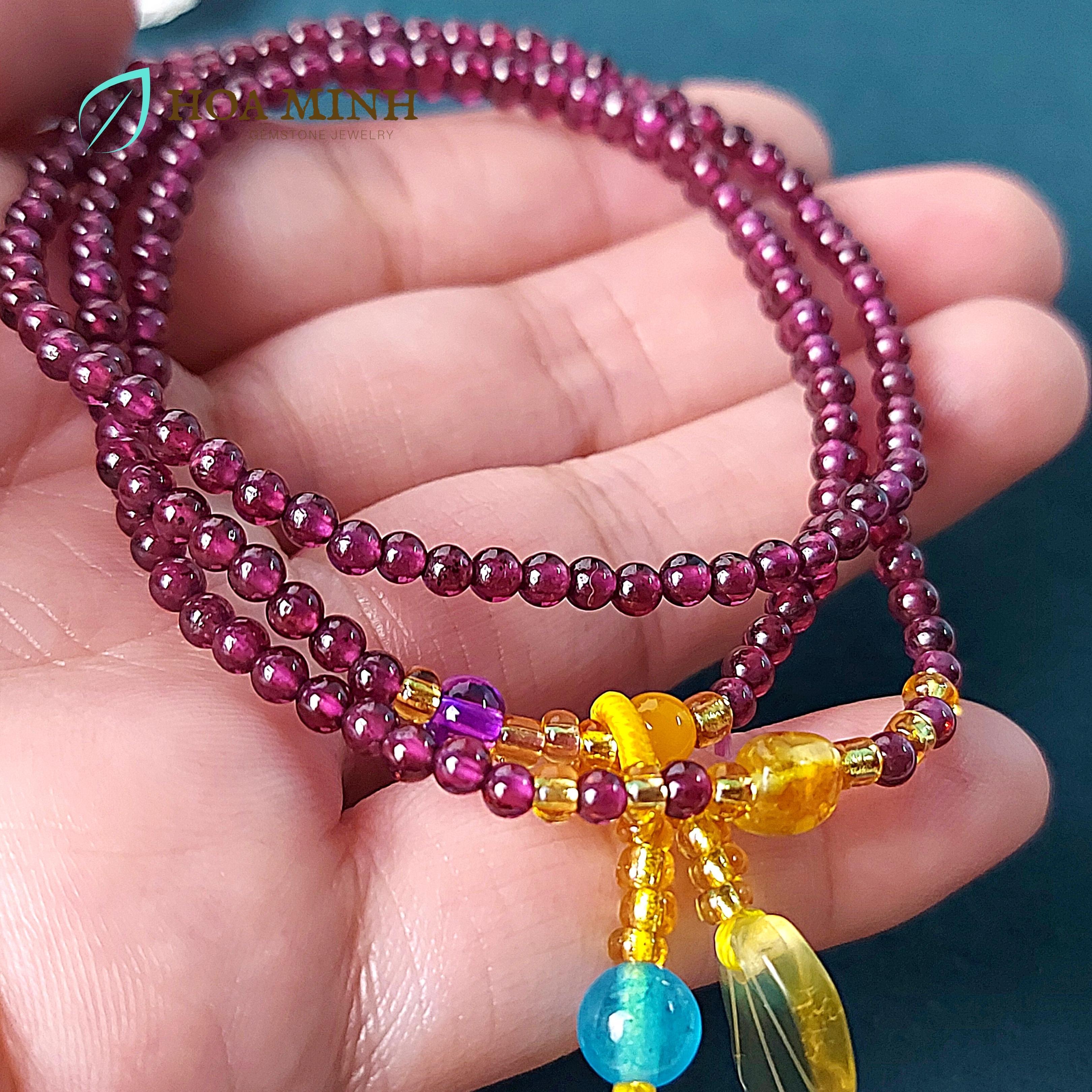 Vòng chuỗi đá Ngọc Hồng Lựu Garnet 3 li quấn 3 phối charm chiếc lá hổ phách duyên dáng, thanh lịch | Hoa Minh Gem