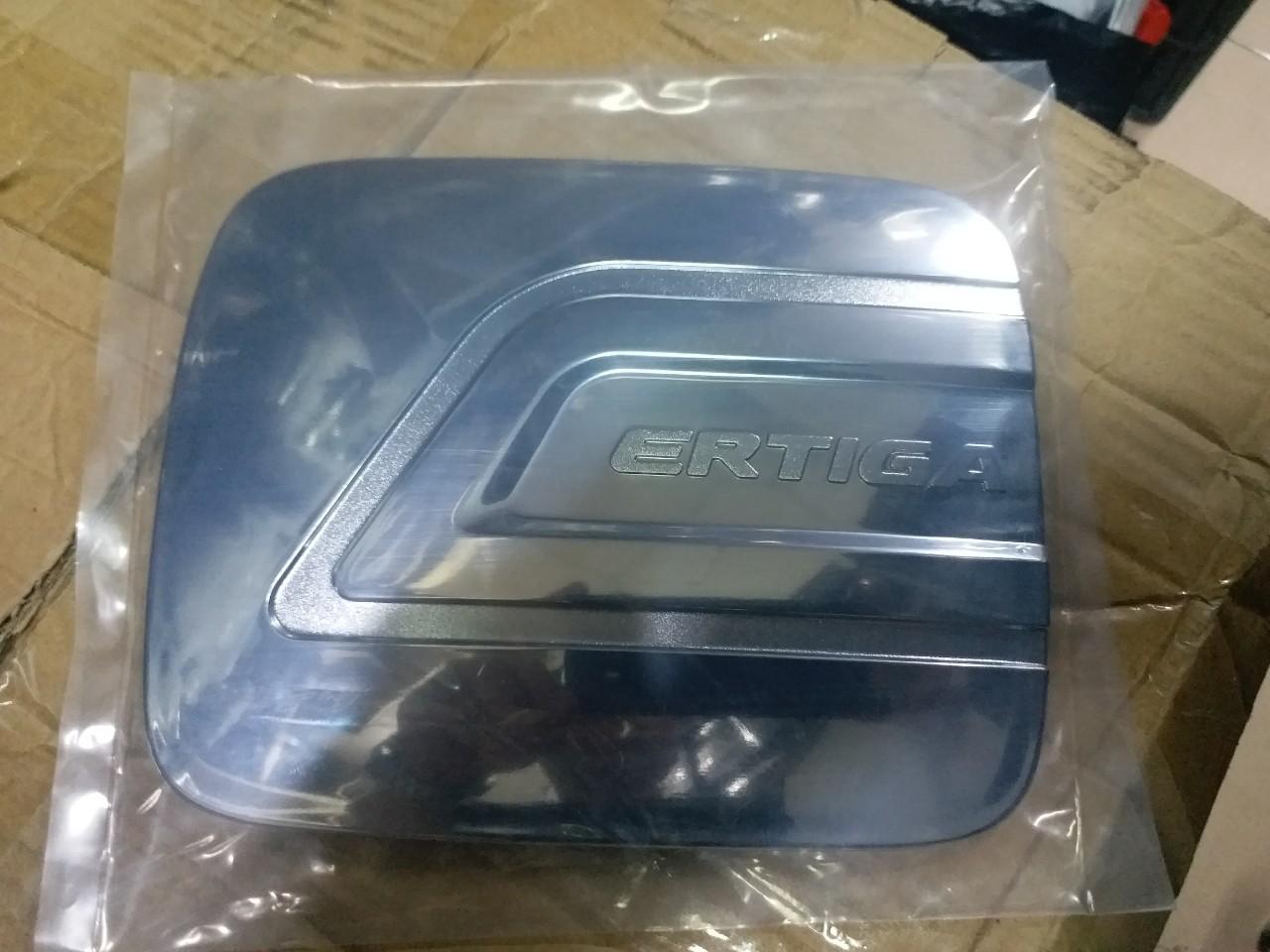 Ốp nắp xăng Suzuki Ertiga