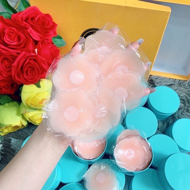 Hộp 10 miếng dán ngực silicon che ti tiện dụng