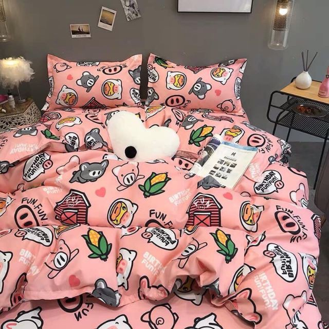 Cotton Poly Bộ Chăn Ga Gối Lợn Nhí Nhố Bộ Chăn Ga Gối Cao Cấp Nhập Khẩu 5 Món, 4 Món Bộ Sản Phẩm Chăn Ga Gối Nệm Nhiều Kích Thước Dùng 4 Mùa Gồm 1 Ga, 1 Vỏ Chăn, 02 Vỏ Gối (Có Lựa Chọn Mua Thêm Vỏ Gối Ôm)
