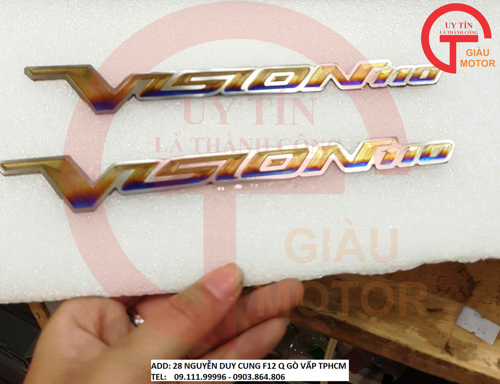 CẶP TEM TITAN CHỮ VISION 110 DÁN XE HONDA VISION