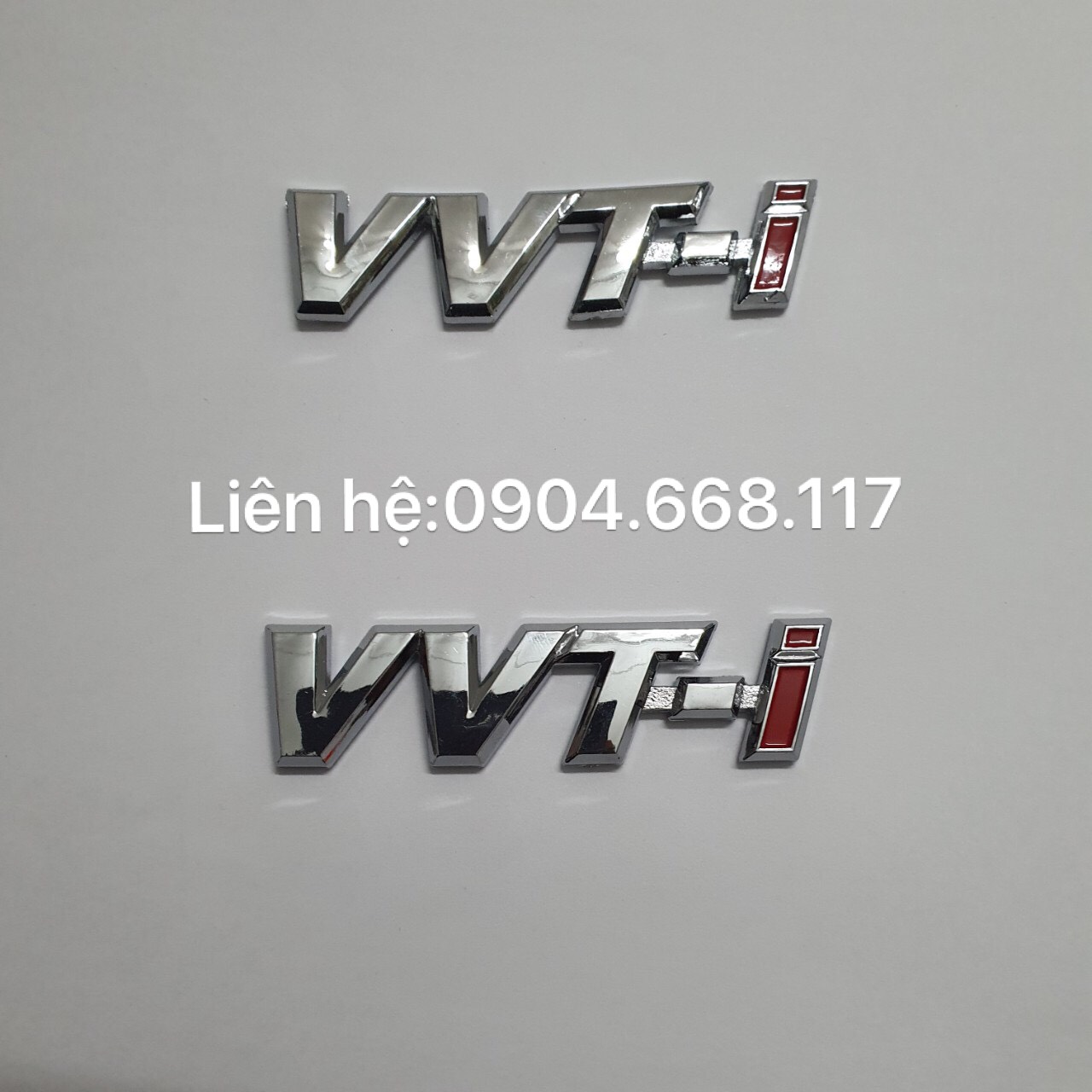 Chữ VVTI gián ở tai xe toyota vios , altis , camry ( gồm 2 chữ )