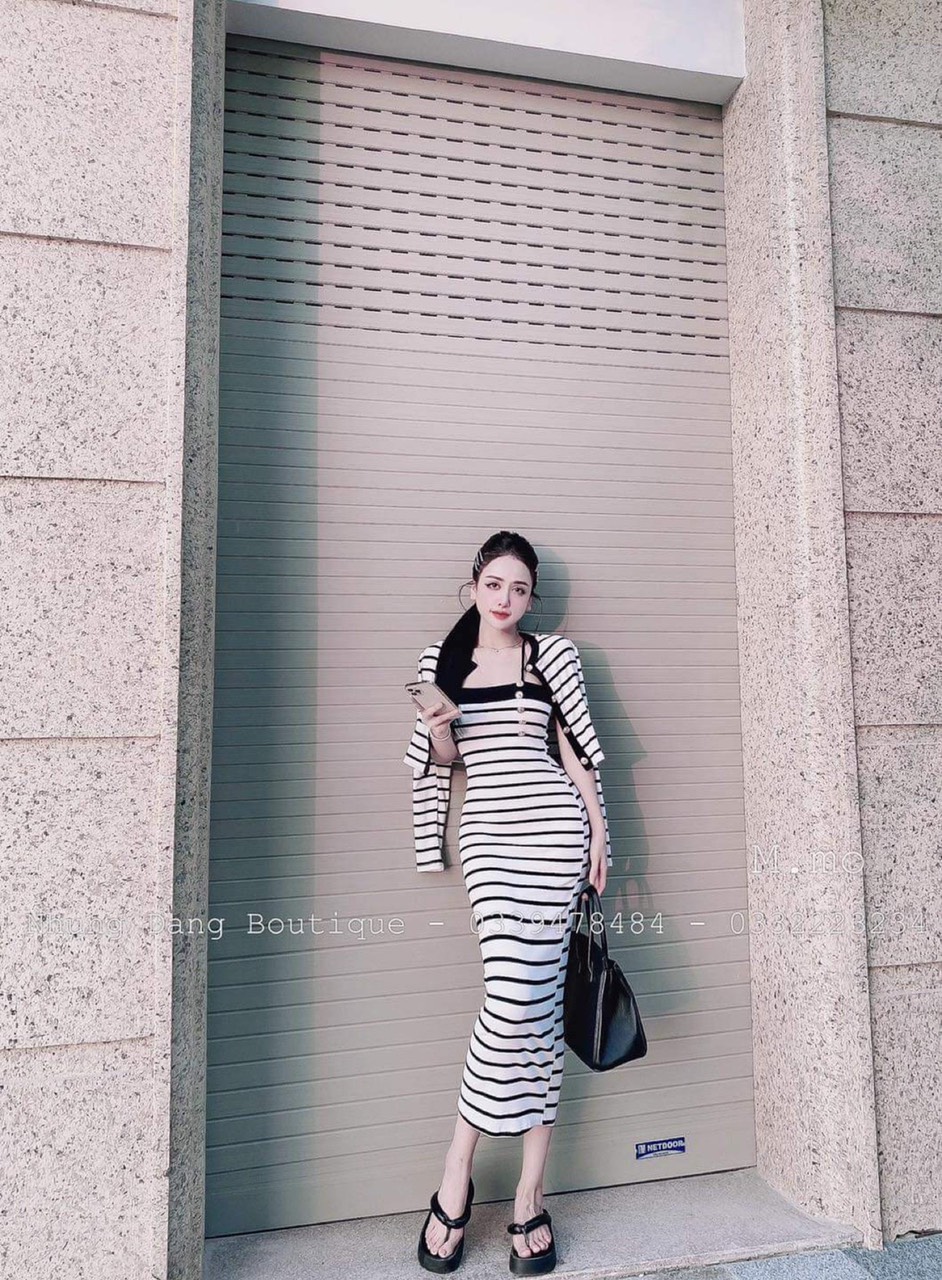 Set đầm body dáng dài họa tiết sọc phối nút kèm khoác cardigan dáng ngắn chất thun gân co giãn tốt - hmt