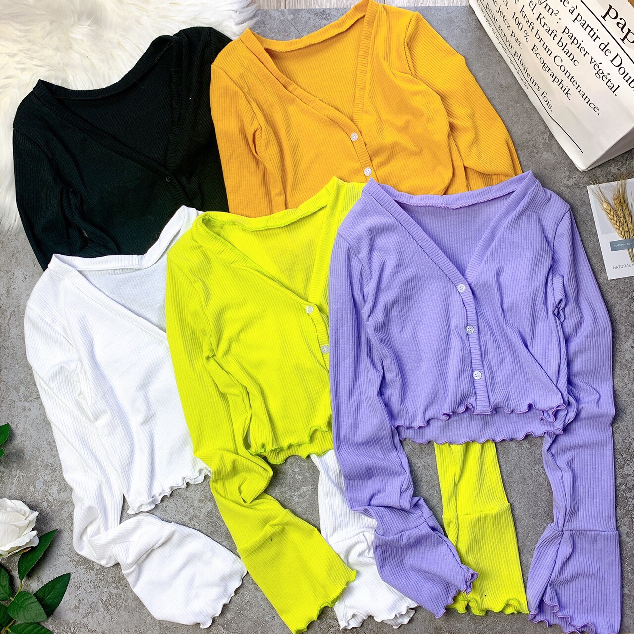 ÁO CROPTOP ỐNG TAY LOE CHẤT VẢI MỀM MỊN ĐỘ CO DÃN TỐT FORM ĐẸP - NAUY