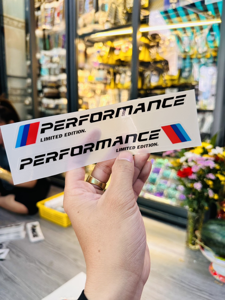 Tem Dán Hông xe Performance limited edition