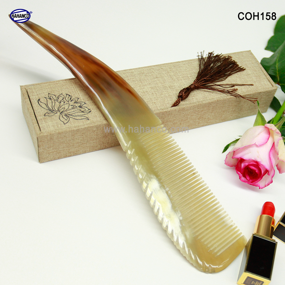 Chiếc lược sừng khủng nhất được làm từ nửa chiếc sừng bò châu phi -coh158- horn comb of hahanco