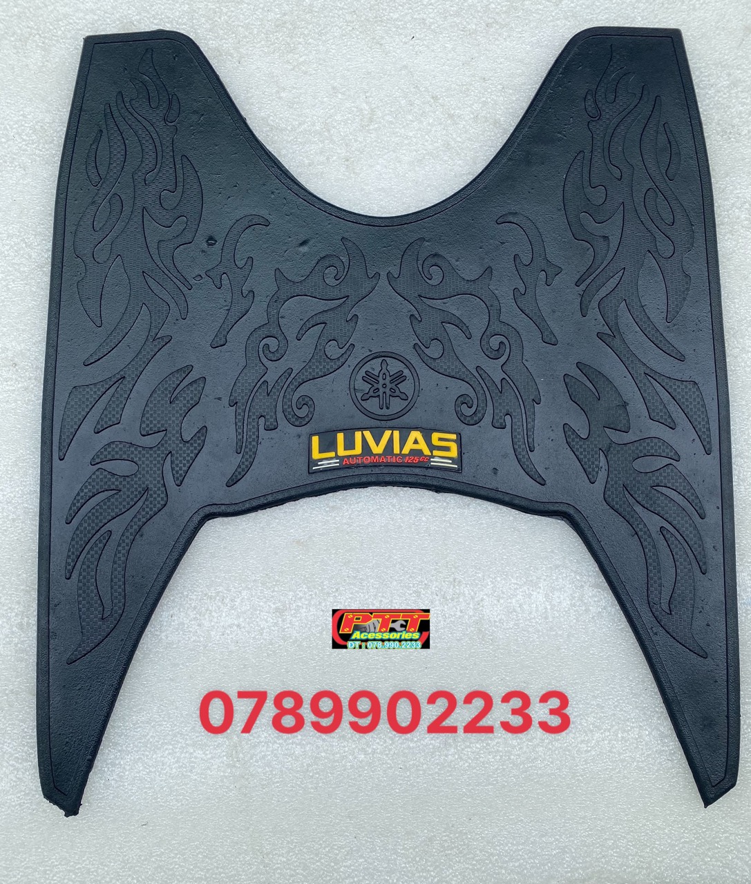 Thảm cao su lót chân xe luvias