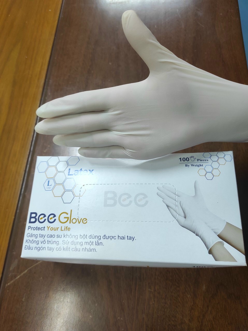 Găng tay LATEX KHÔNG BỘT Bee Glove, 1 hộp 100 chiếc, thùng 10 hộp