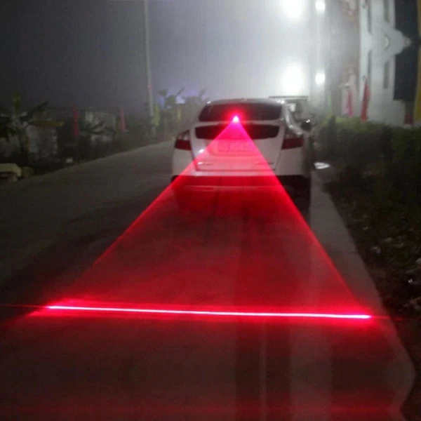 Đèn phanh laser gắn đuôi xe ô tô xe máy cảnh báo chống va chạm