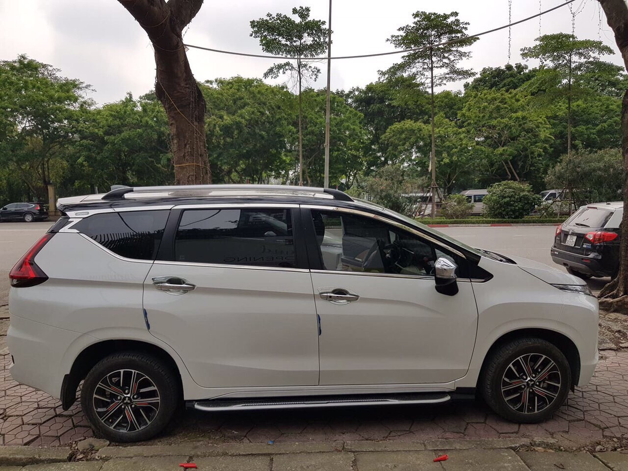 Giá nóc thể thao cho xe Xpander  hàng có sẵn