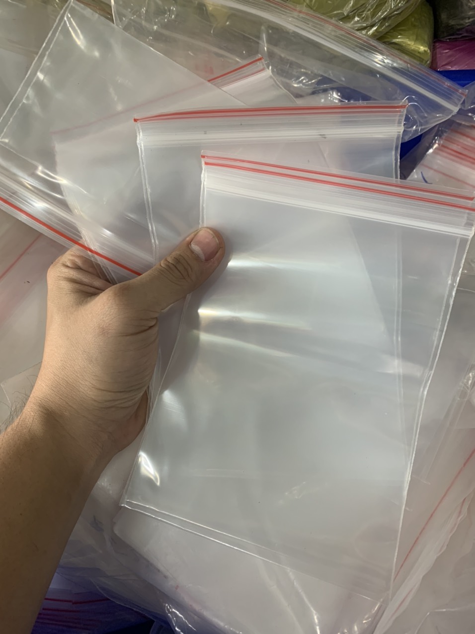 500gr túi zip chỉ đỏ các size đựng an toàn, túi kéo miệng, zipper.