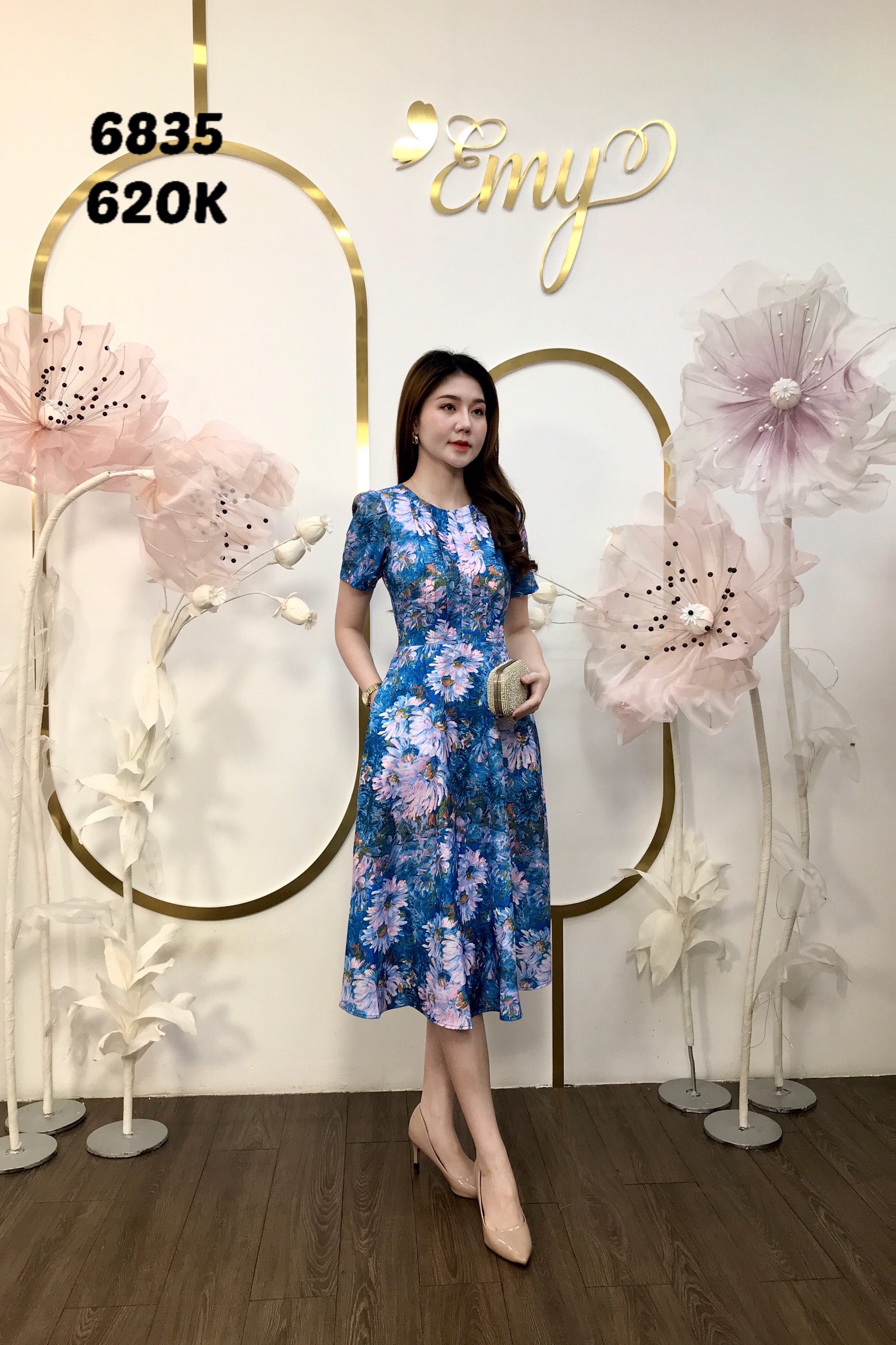 Đầm emy em6835 xoè midi cổ tròn