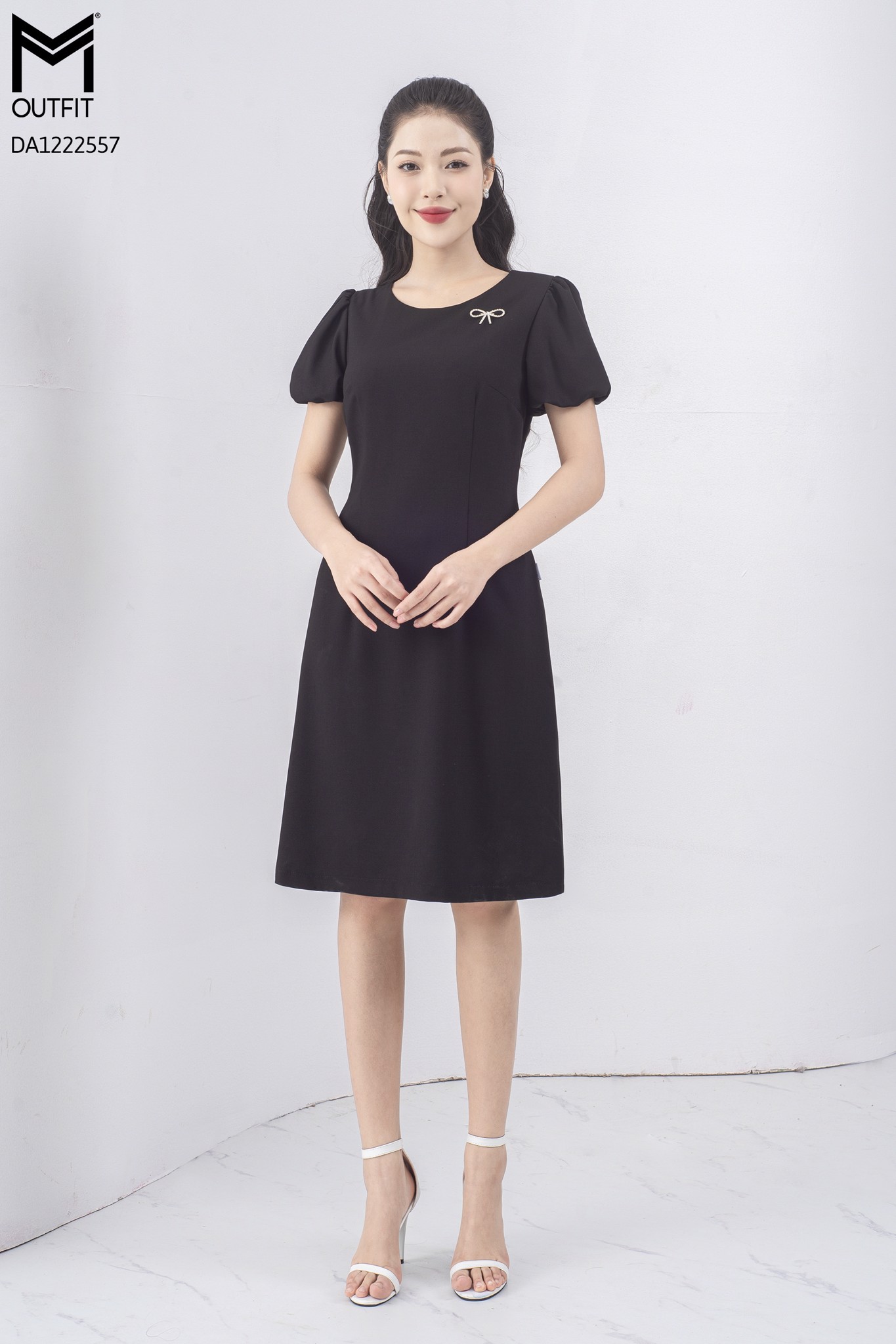 Đầm dáng A, chiết ly eo