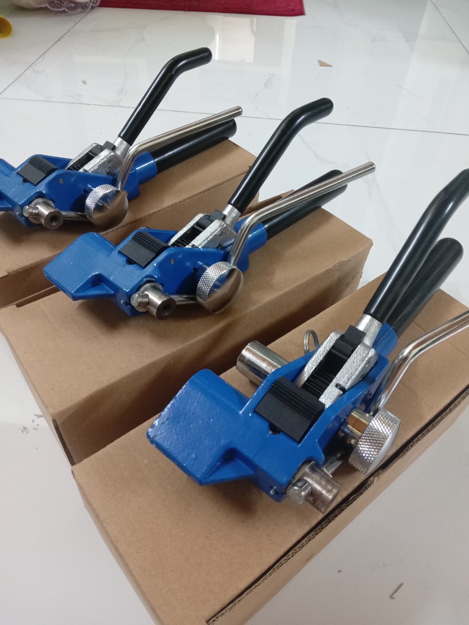 Kềm chuyên dùng căng siết, cắt bỏ dây đai inox, Kềm điện lực