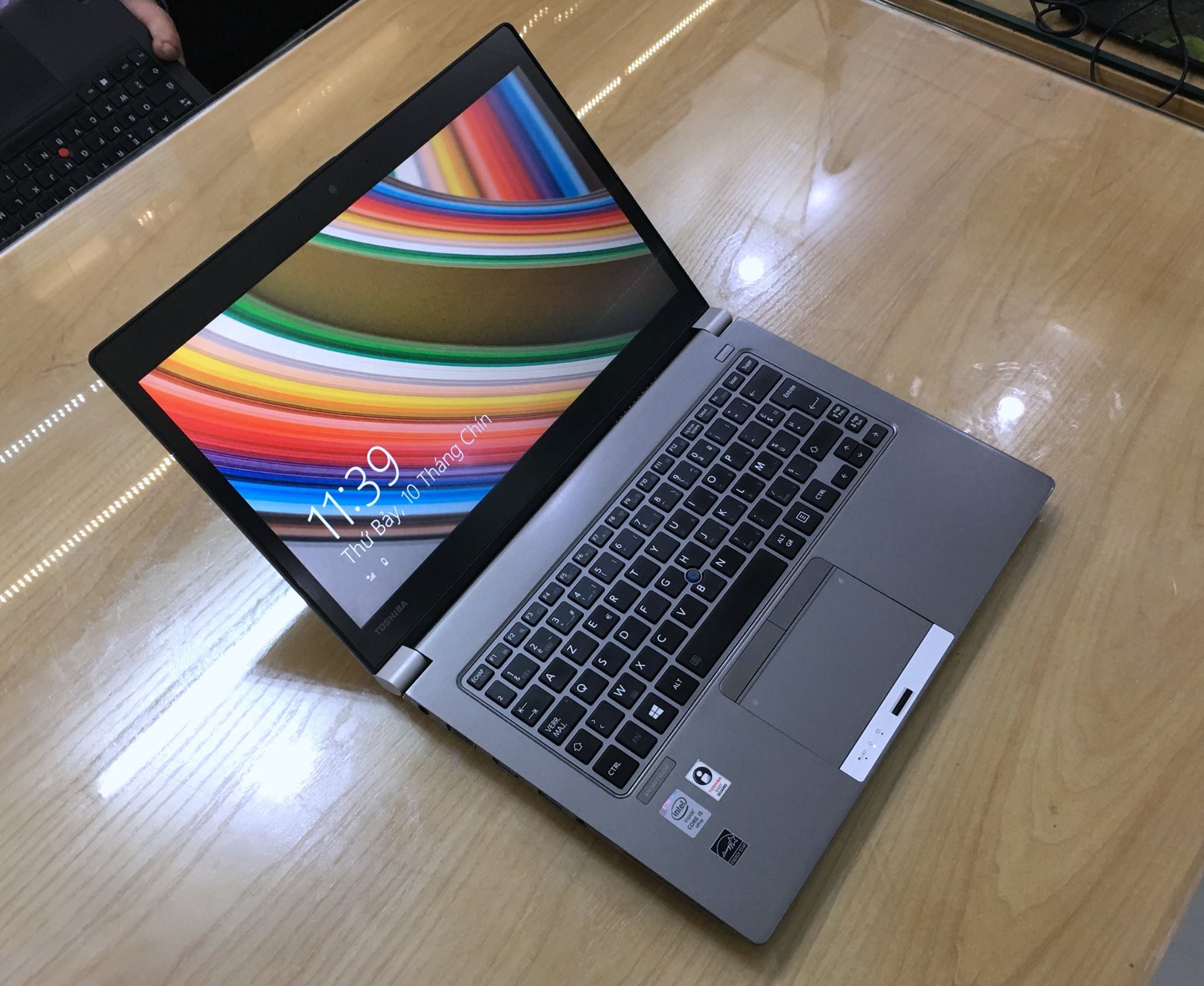 laptop toshiba z35 cực mạnh - i5 6200U U Ram 16GB SSD 256G