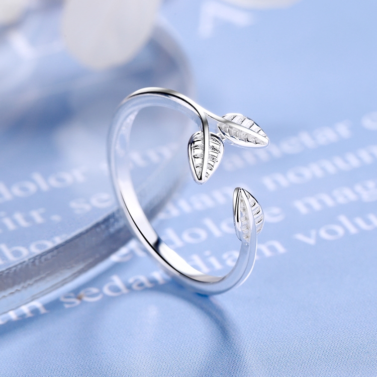 [HCM]Nhẫn nữ mẫu cỏ 3 lá may mắn N70 siêu xinh giá rẻ