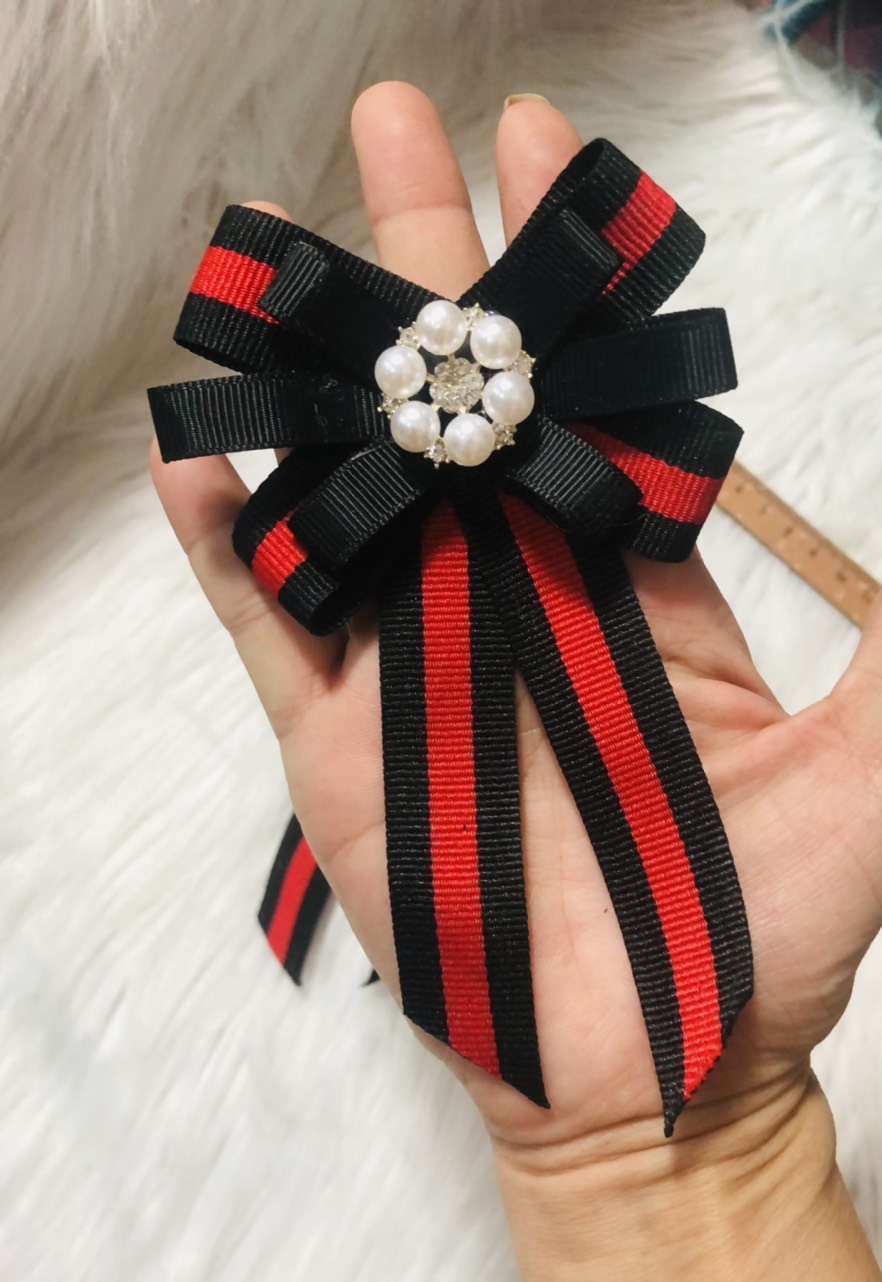 Cài áo nơ phối hoa đính hạt. Kt 8 x 14cm