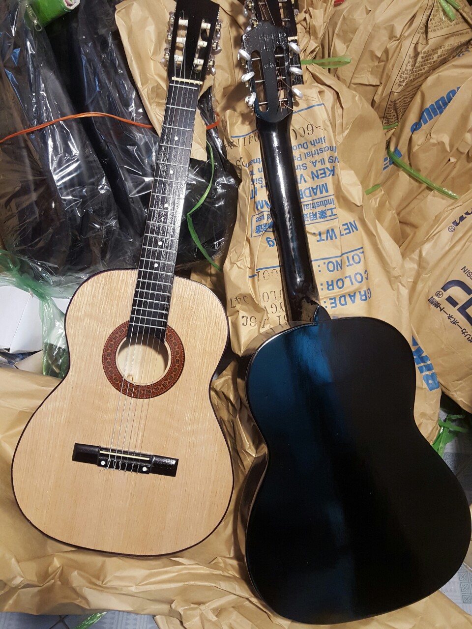 Đàn guitar mặt thông cho người mới tập có video test