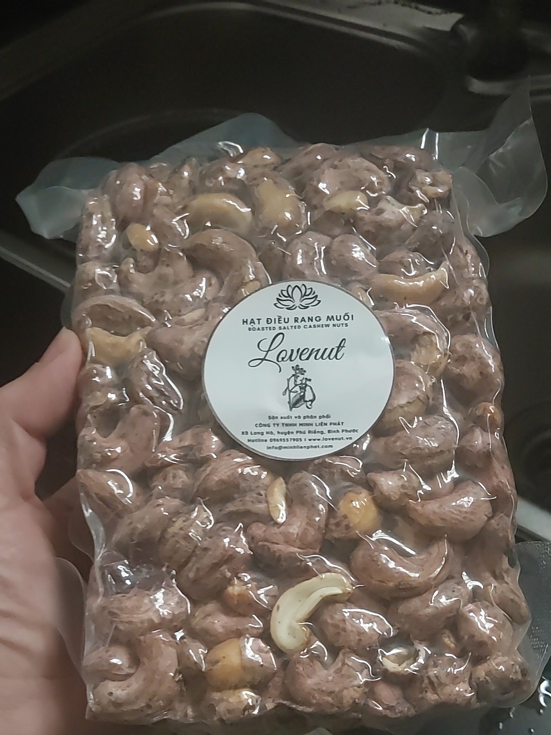  Hạt Điều Rang Muối Hút Chân Không Nguyên Hạt Vỏ Lụa 500G - Tinh Hoa Đất Việt Trong Từng Hạt Nhỏ! 