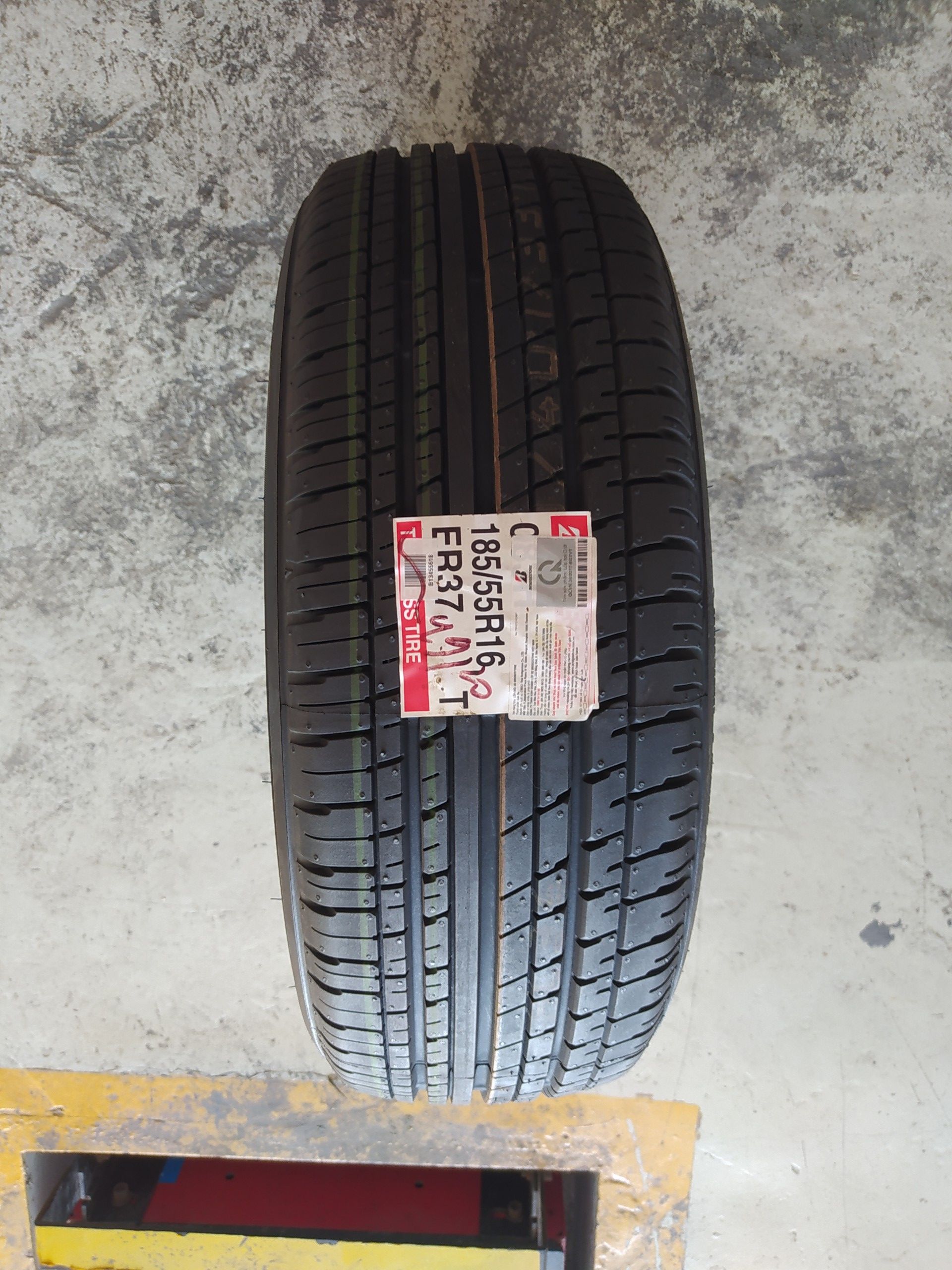 Lốp Bridgestone 185/55R16 ER37