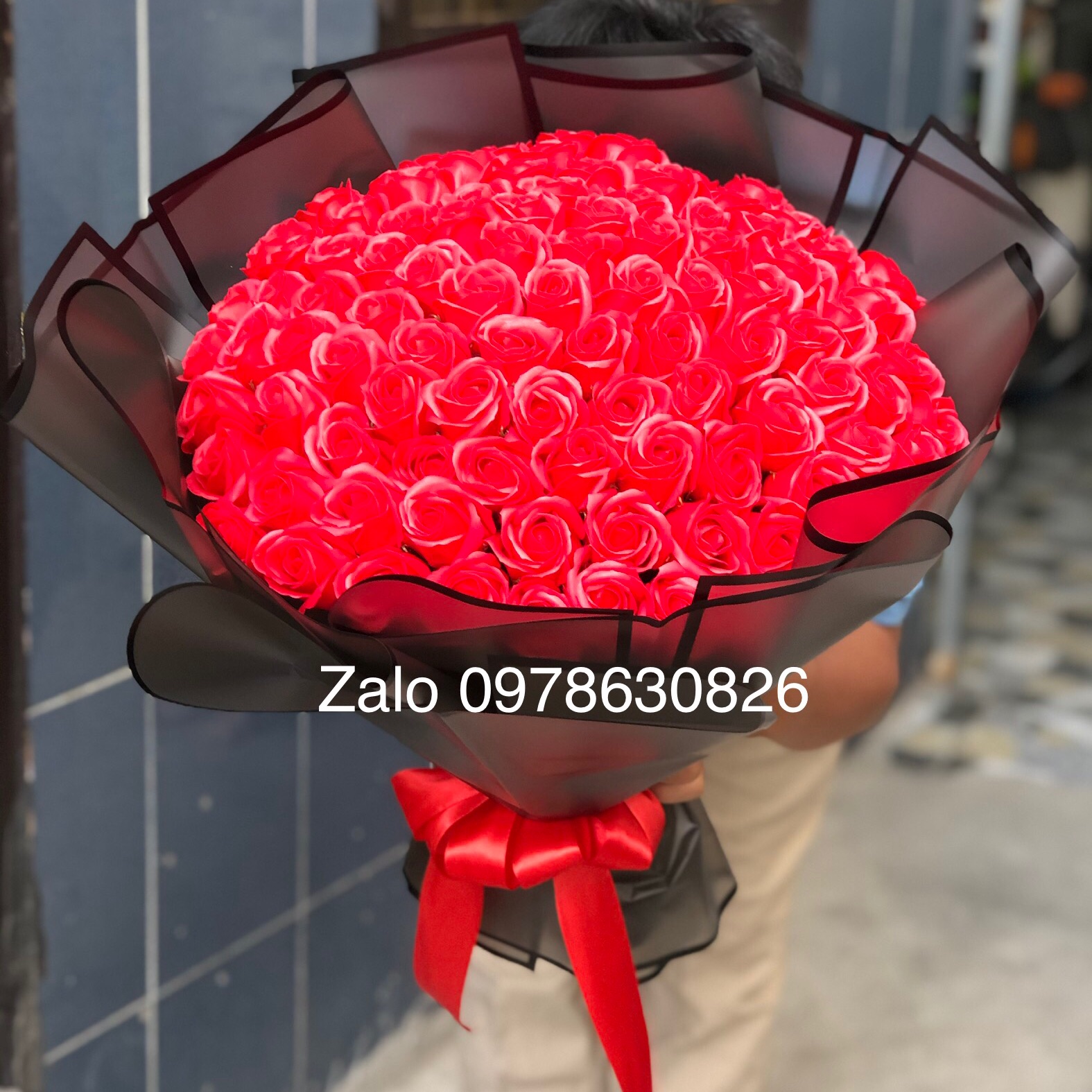 Hoa sáp thơm bó 99 bông