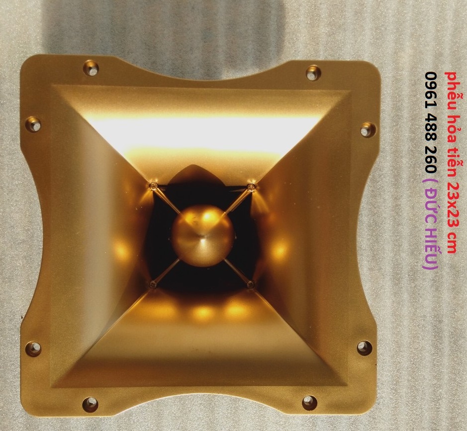 1 cái phễu loa kèn kích thước 23x23 gắn treble 450 và 750